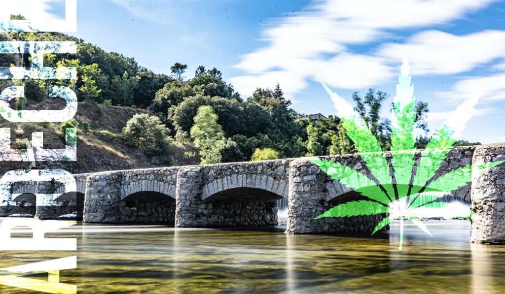 pont au-dessus de la rivière Ardèche